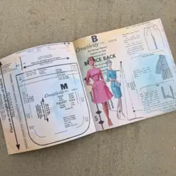 Sew Lovely 8x8 Inch Paper Book by Mike Deakin - Bilde 5